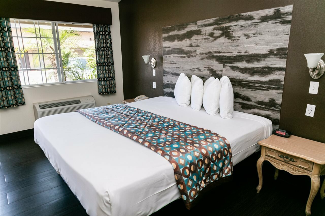 Фото Anaheim Discovery Inn & Suites