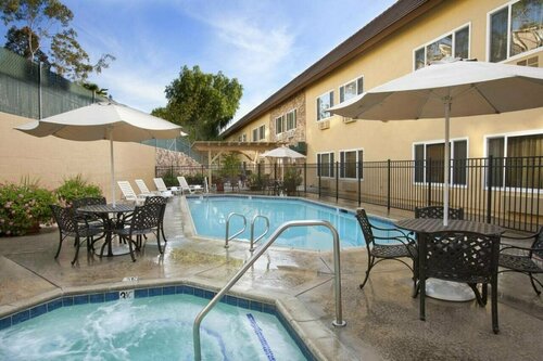 Гостиница Ayres Inn Corona East в Короне