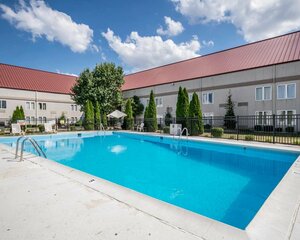 Гостиница Quality Inn & Suites University/Airport