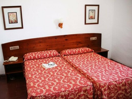 Внешний вид отеля Hostal San Juan в Эль-Кампелло, фото 3