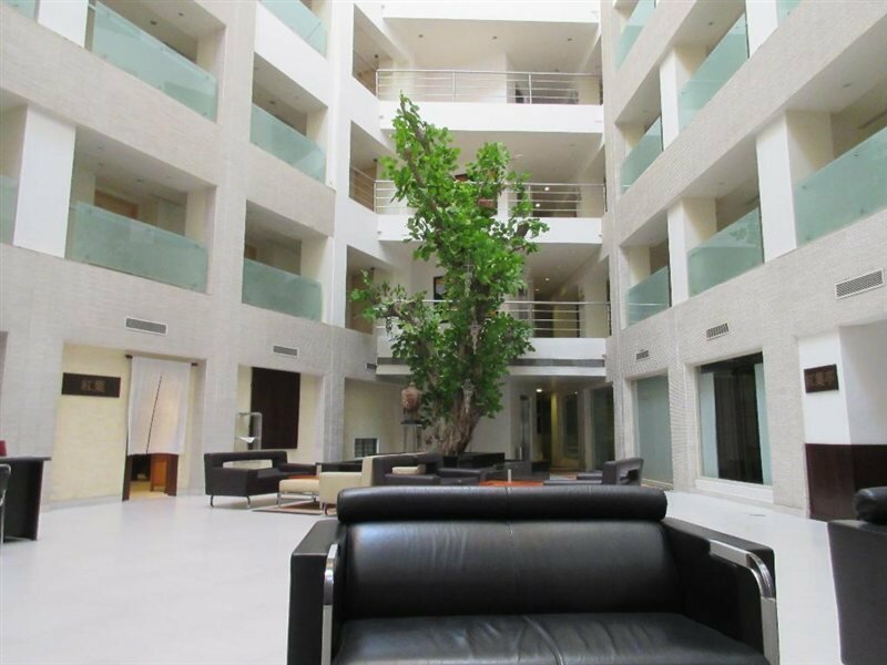 Фото Avalon Courtyard