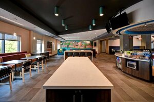 Гостиница Tru by Hilton Manchester Downtown