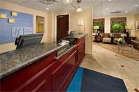 Фото Holiday Inn Express Fairfax - Arlington Boulevard, an Ihg Hotel