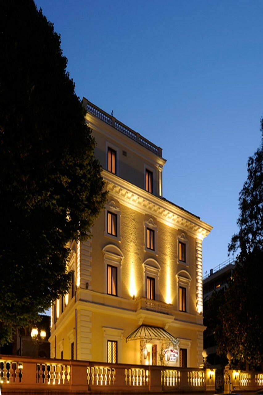 Фото отеля 2