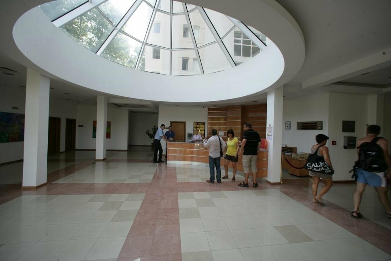 Фото отеля 2