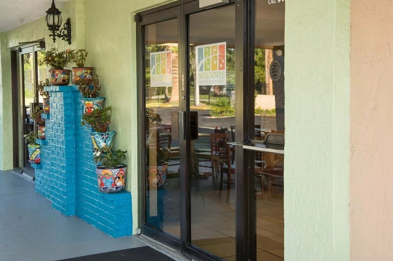 Фото Seasons Florida Resort