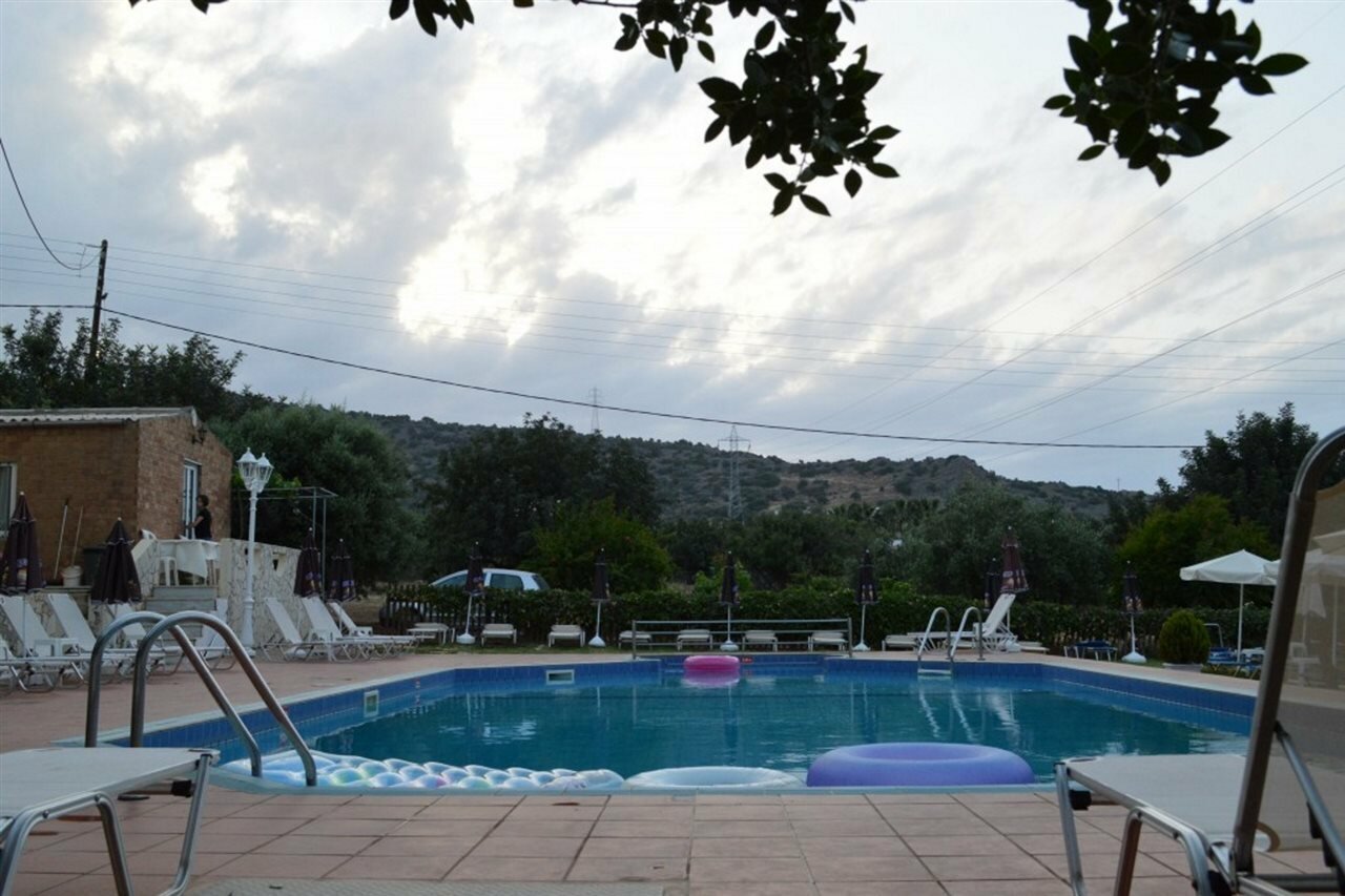 Фото Nikos Apartments