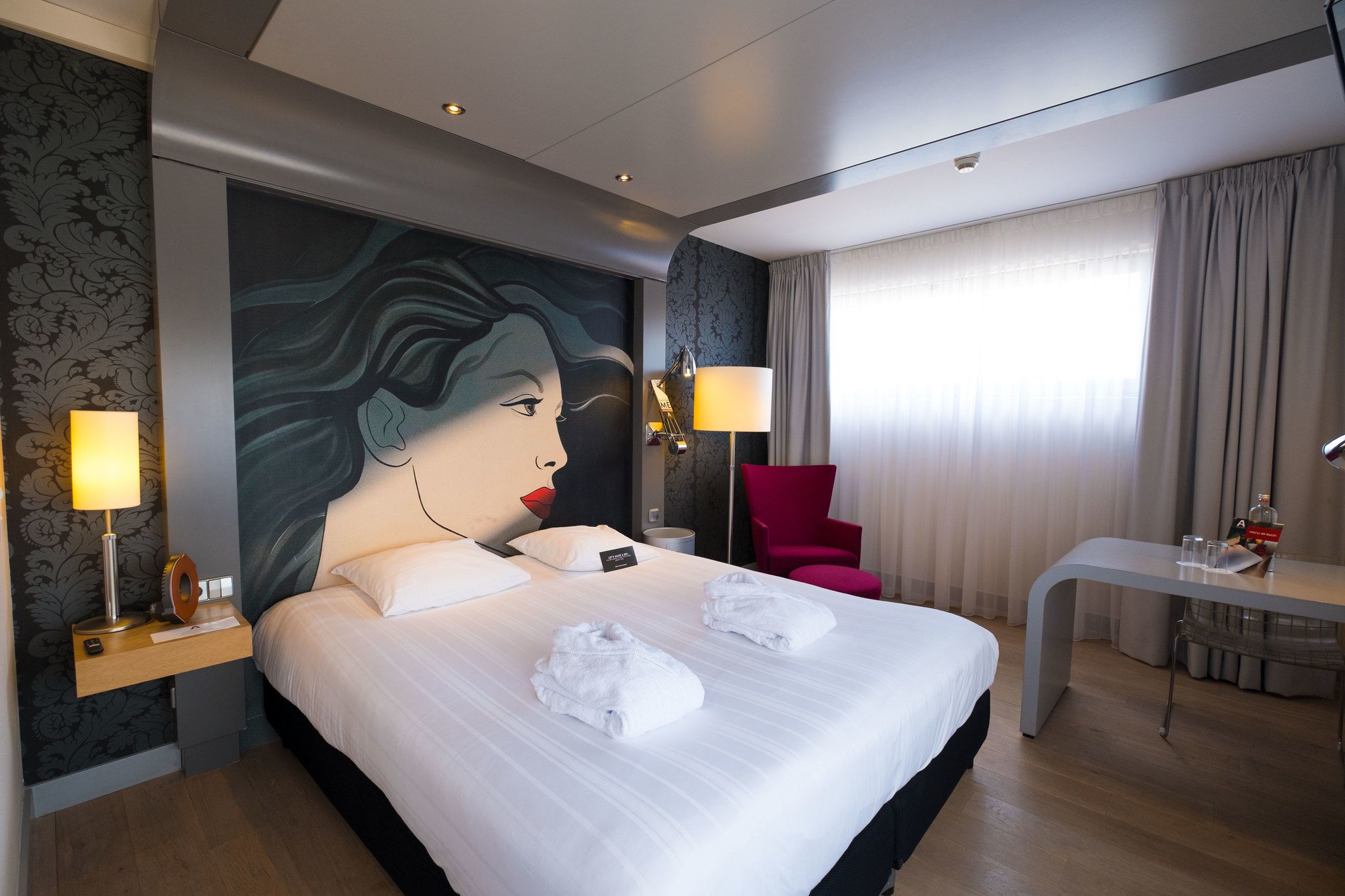 Фото Leonardo Hotel Almere City Center