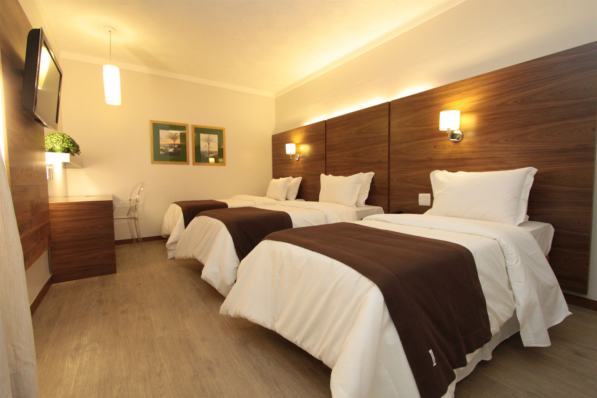 Фото Oasis Tower Hotel