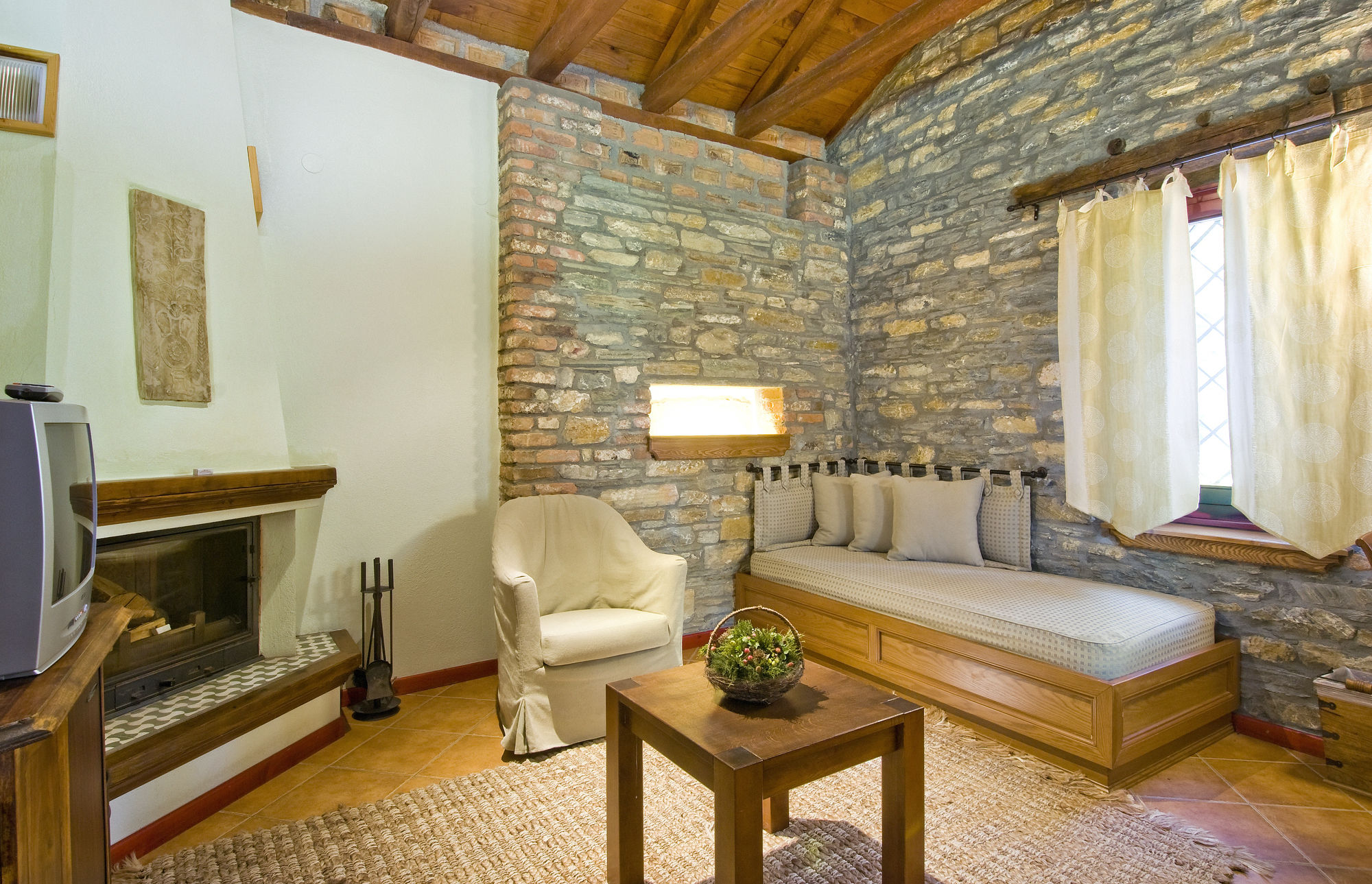 Фото Anovolios Boutique Hotel