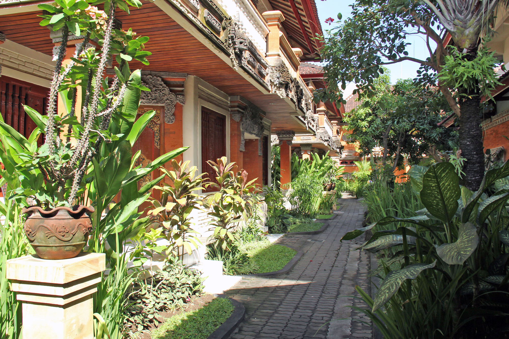 Фото отеля 2