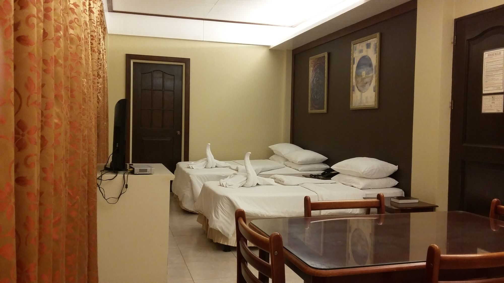 Фото Dumaguete Royal Suite Inn