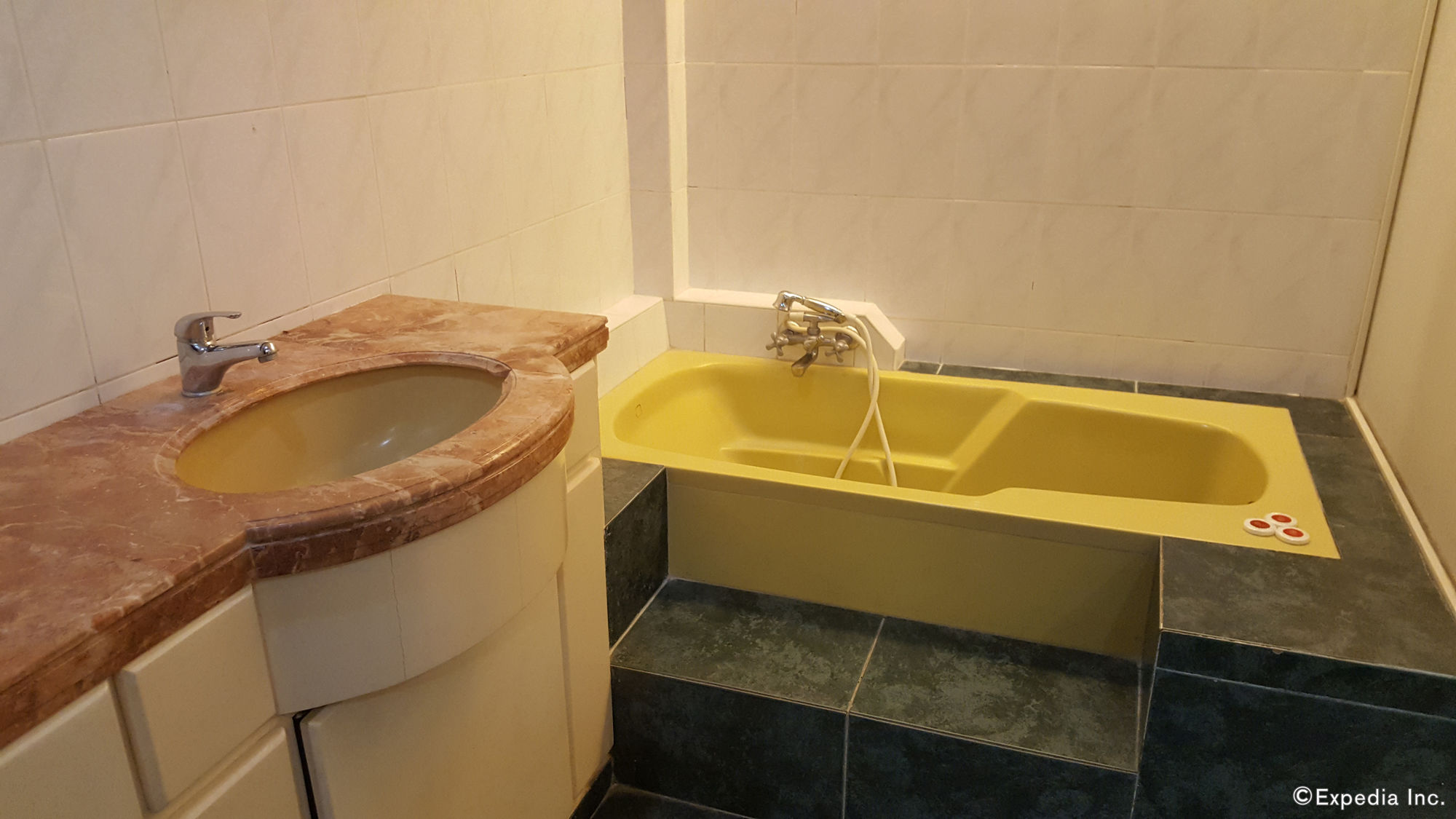 Фото Dumaguete Royal Suite Inn