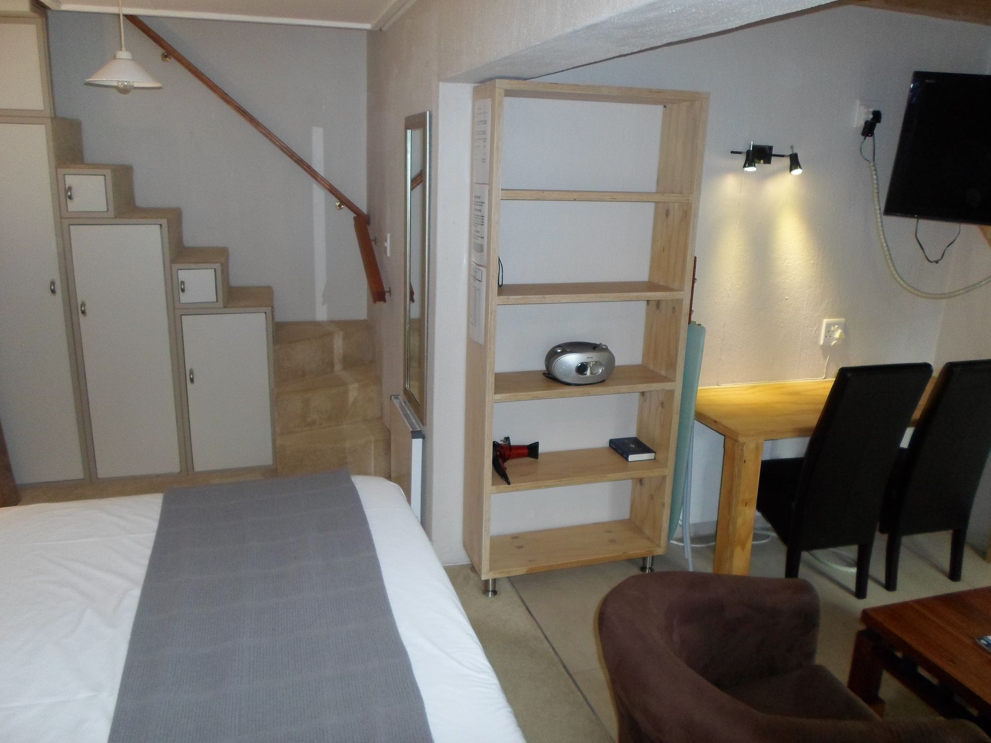 Фото Waterkloof Apartments