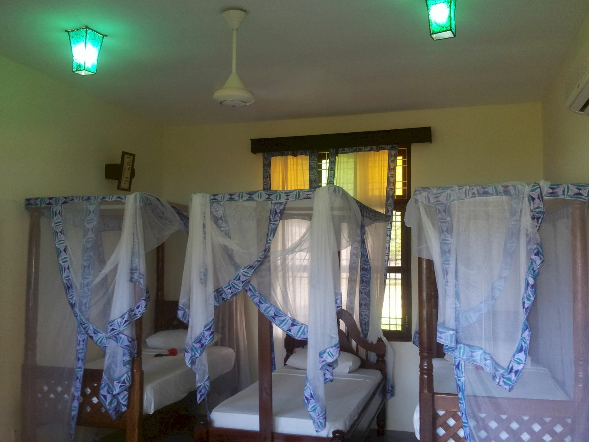 Фото Mnarani Beach Cottages