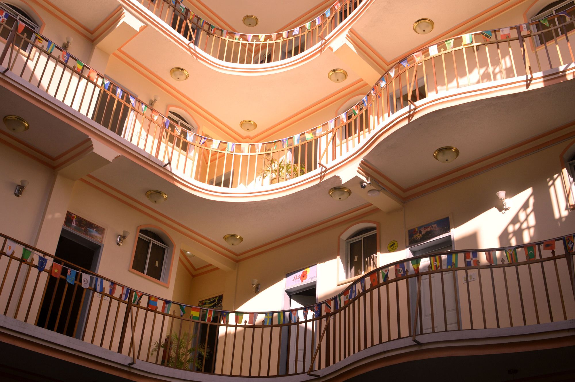 Фото La Pépinière Hôtel