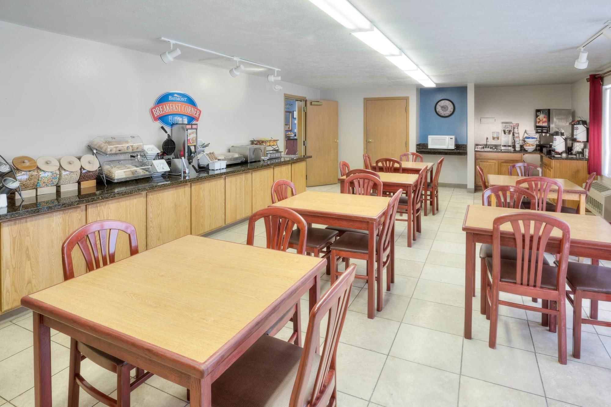 Фото Baymont by Wyndham Tri-Cities/Kennewick Wa