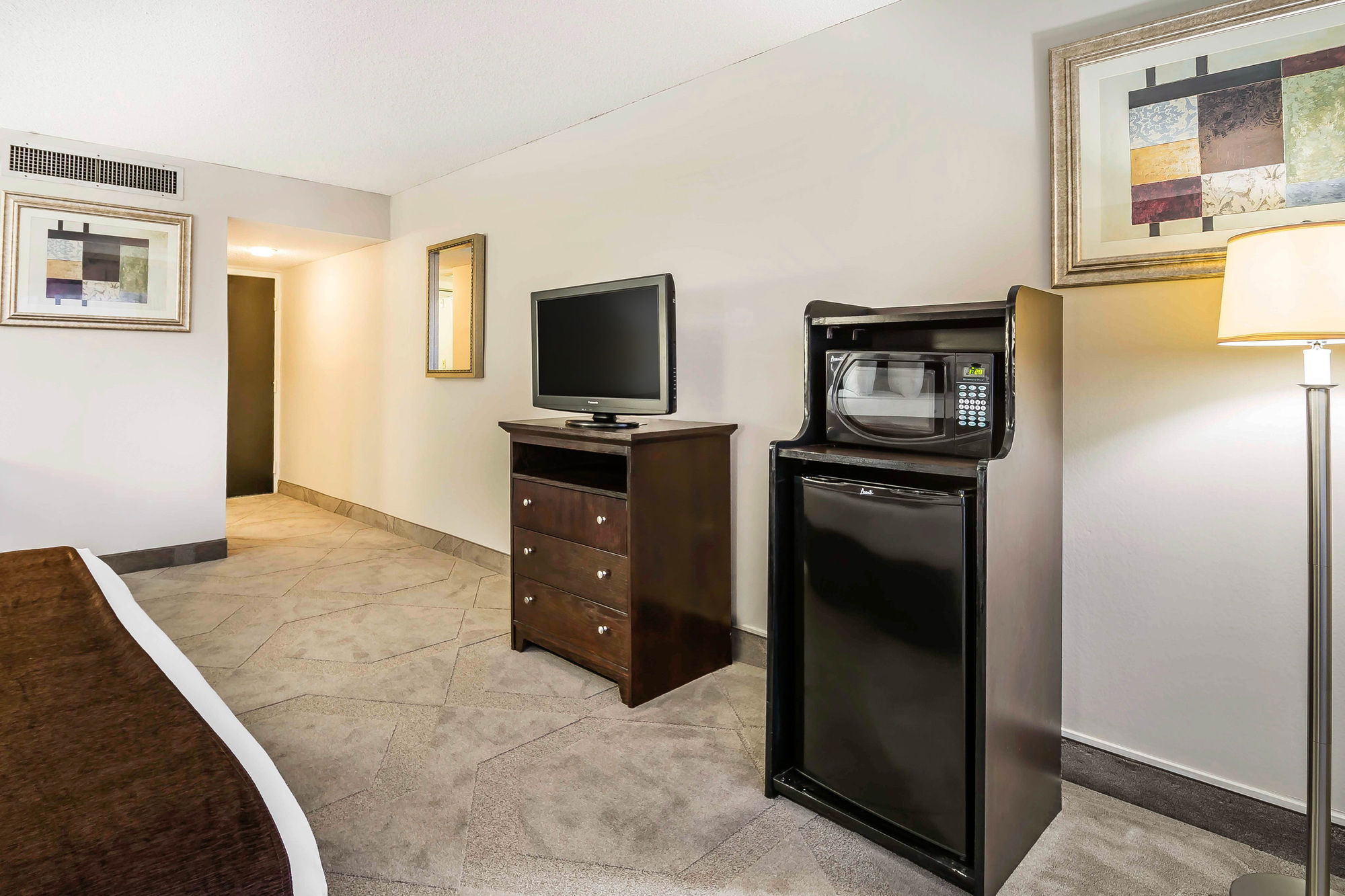 Фото Orlando International Airport Hotel