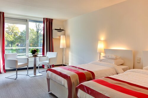 Гостиница Hotel Mitland в Утрехте