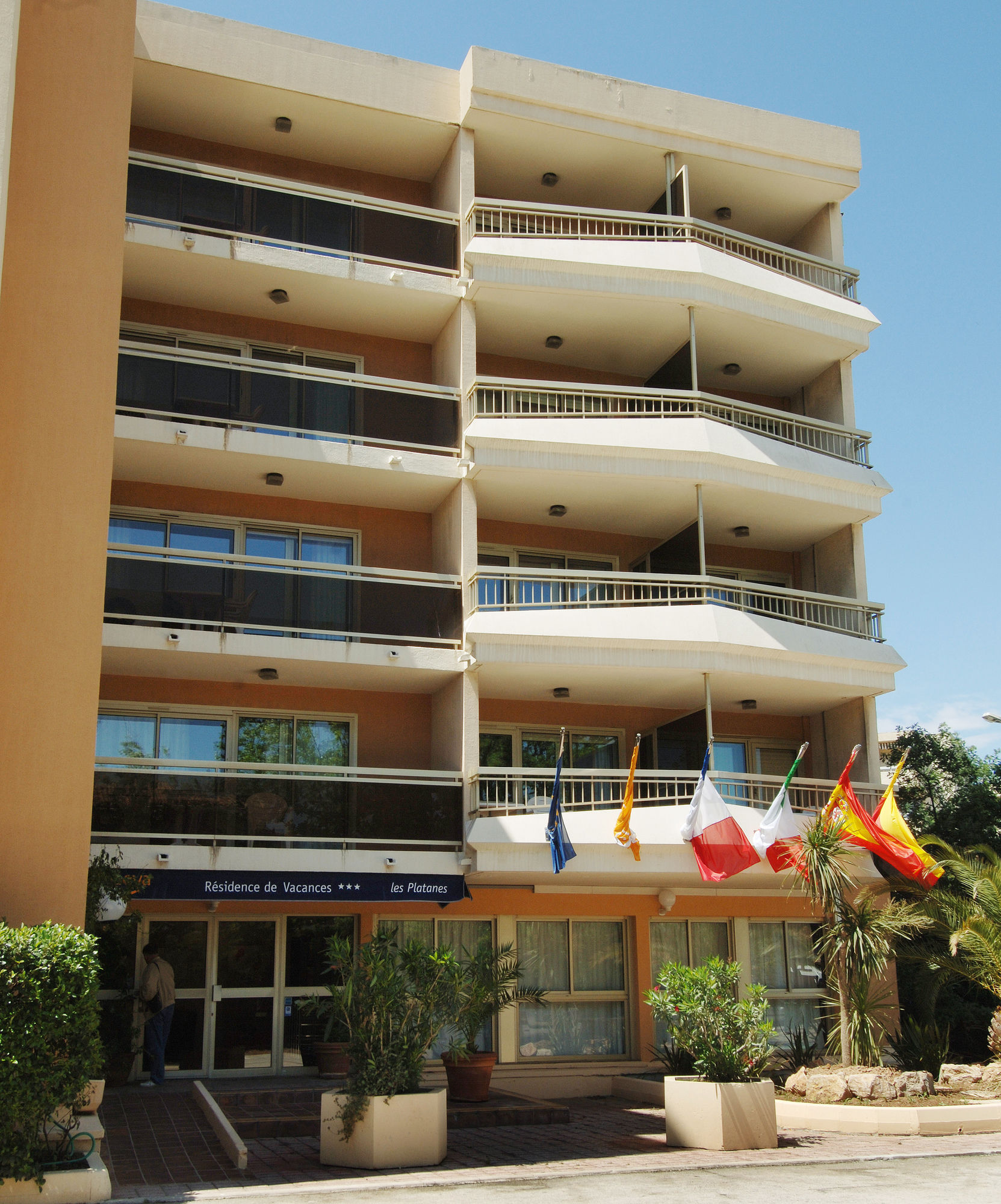 Фото Pierre & Vacances Résidence Les Platanes