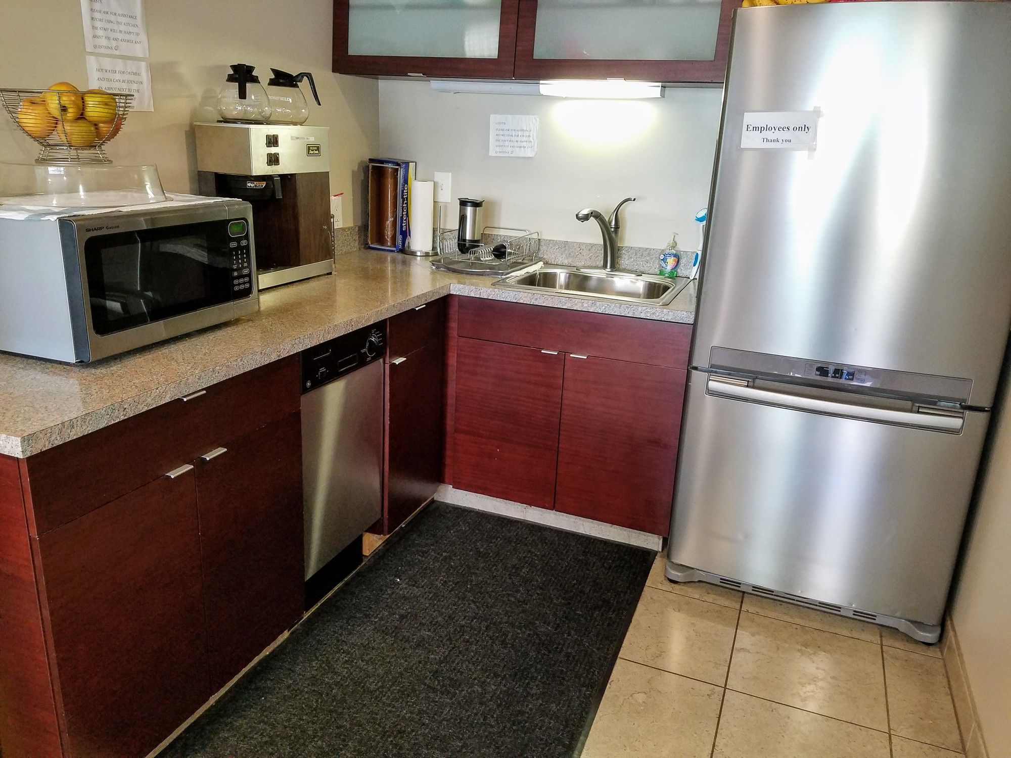 Фото Aladdin Inn & Suites