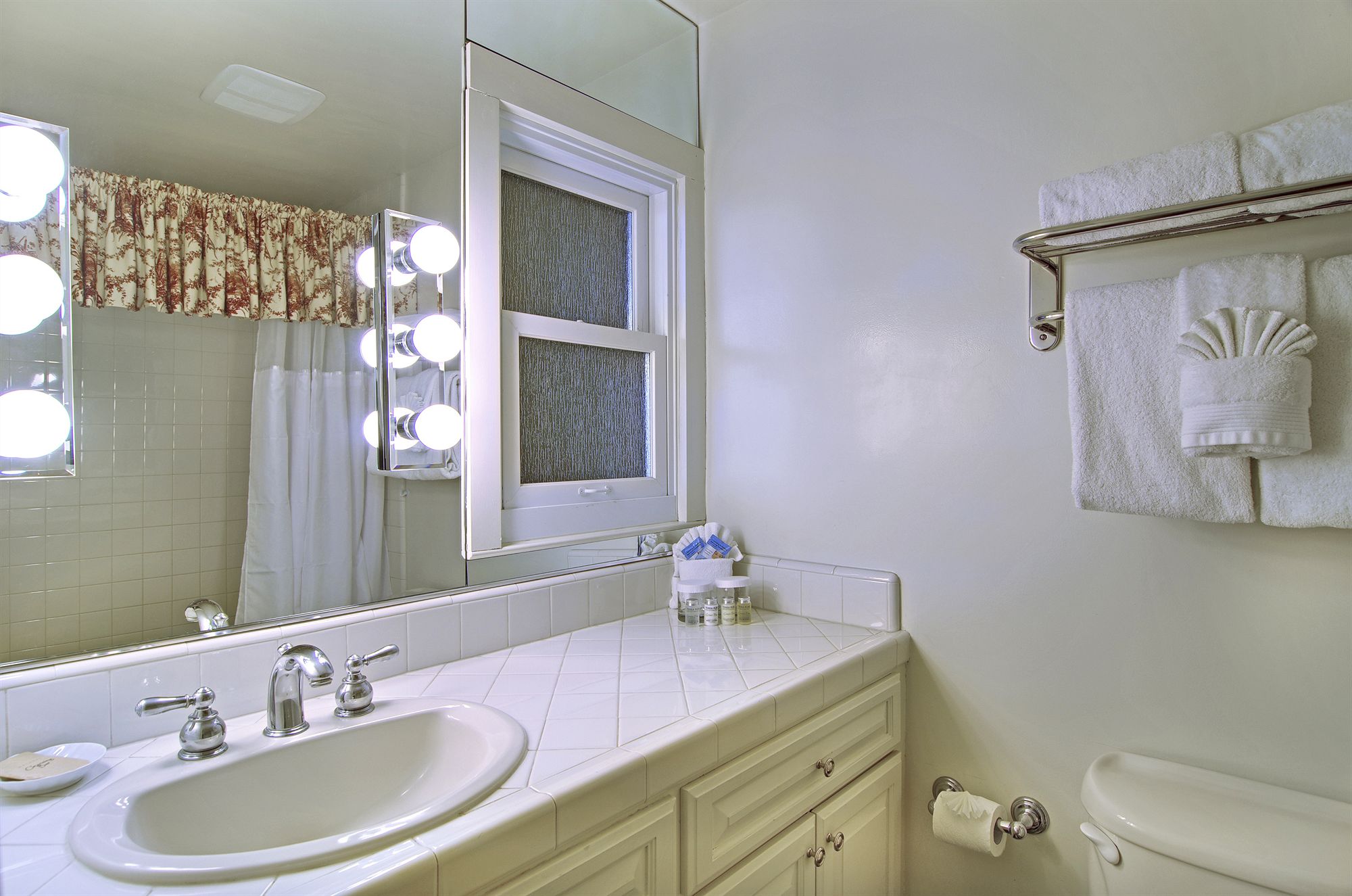 Фото Wayside Inn