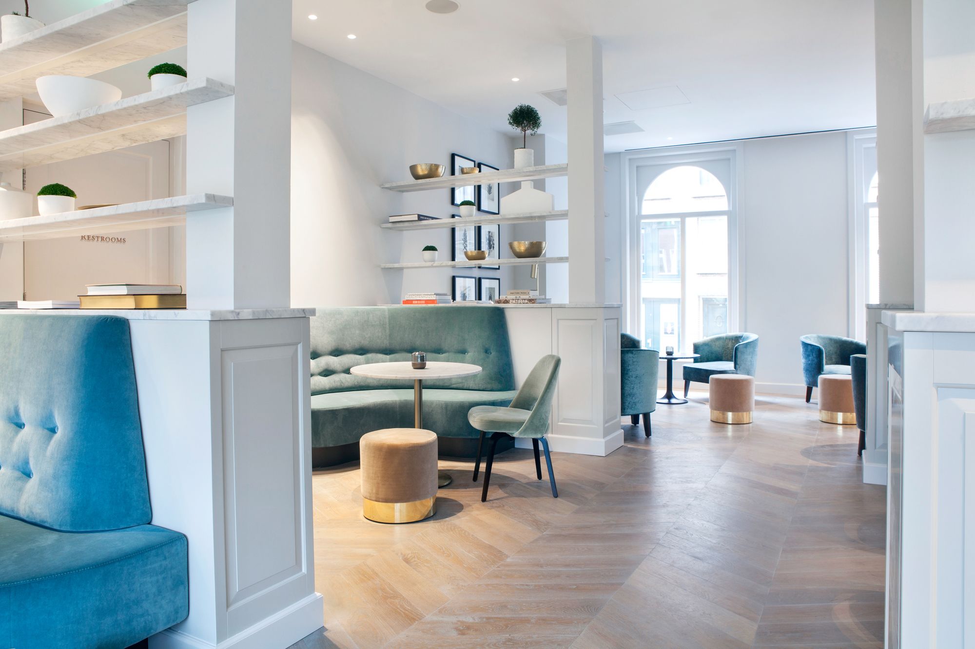 Фото Pillows Anna van den Vondel