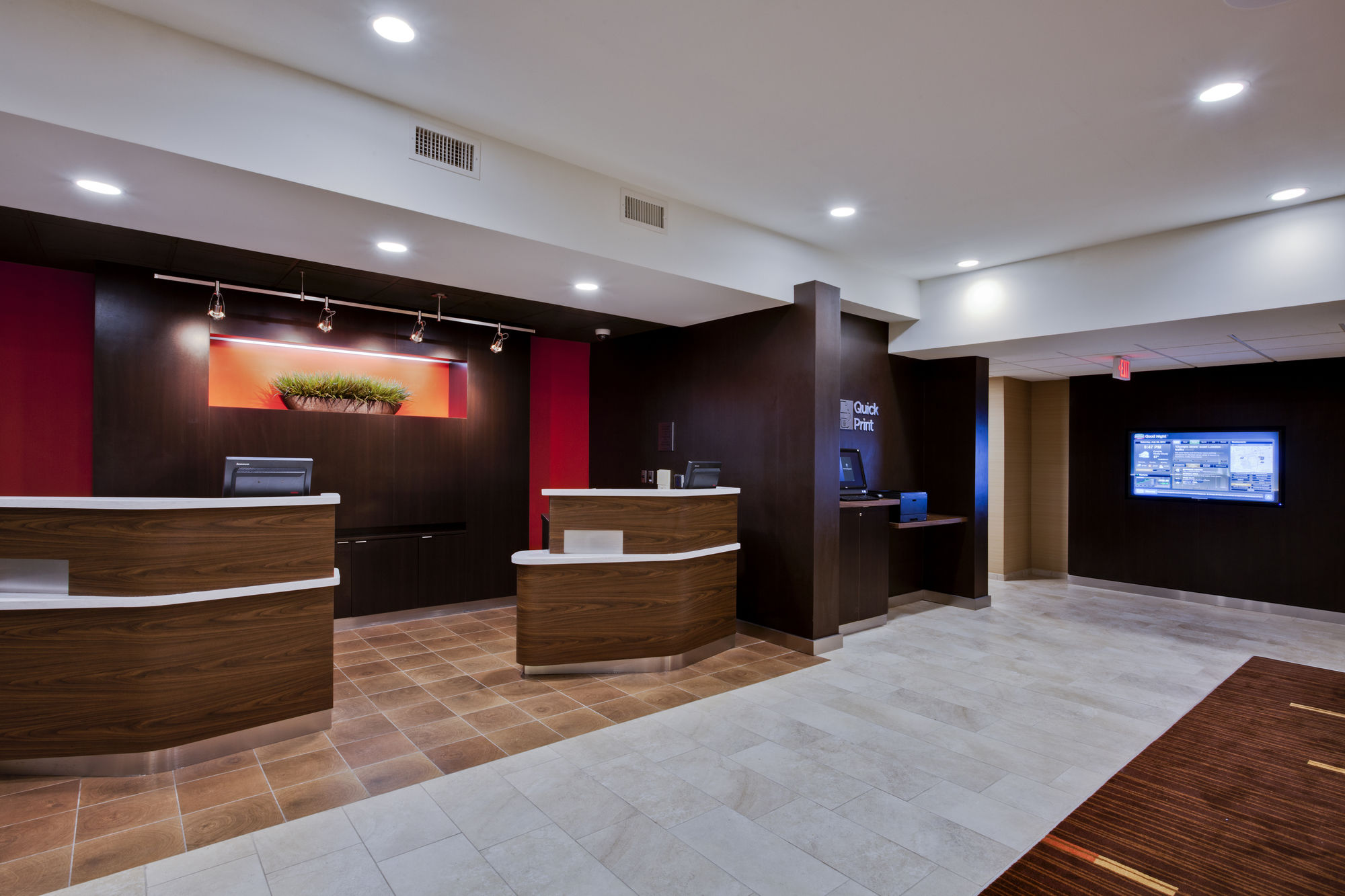Фото Courtyard by Marriott Tampa Brandon