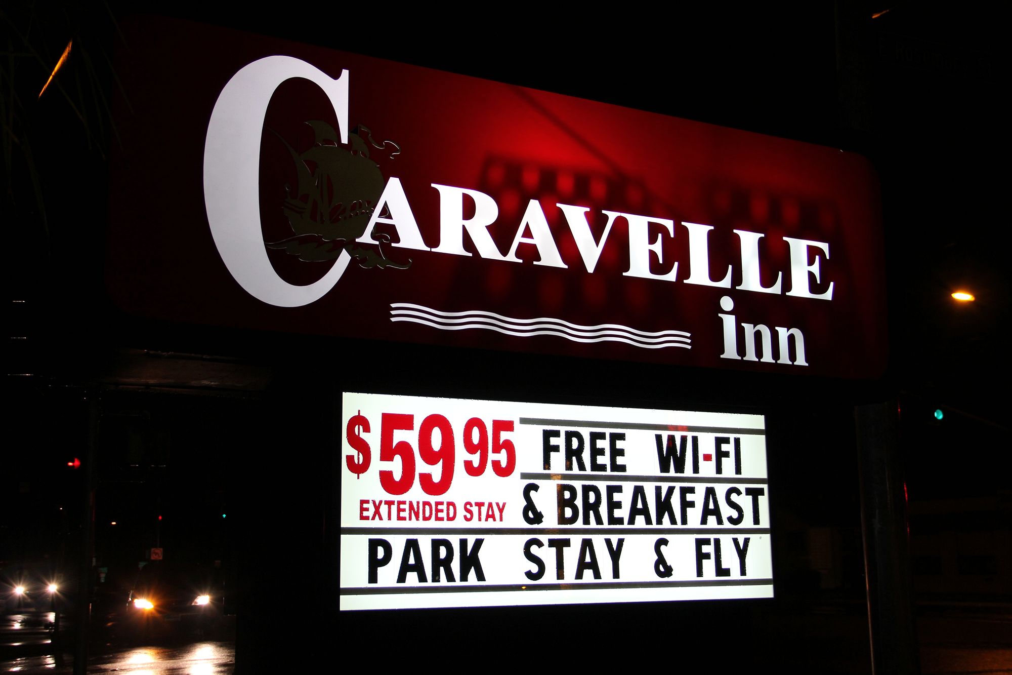 Фото Caravelle Inn & Suites