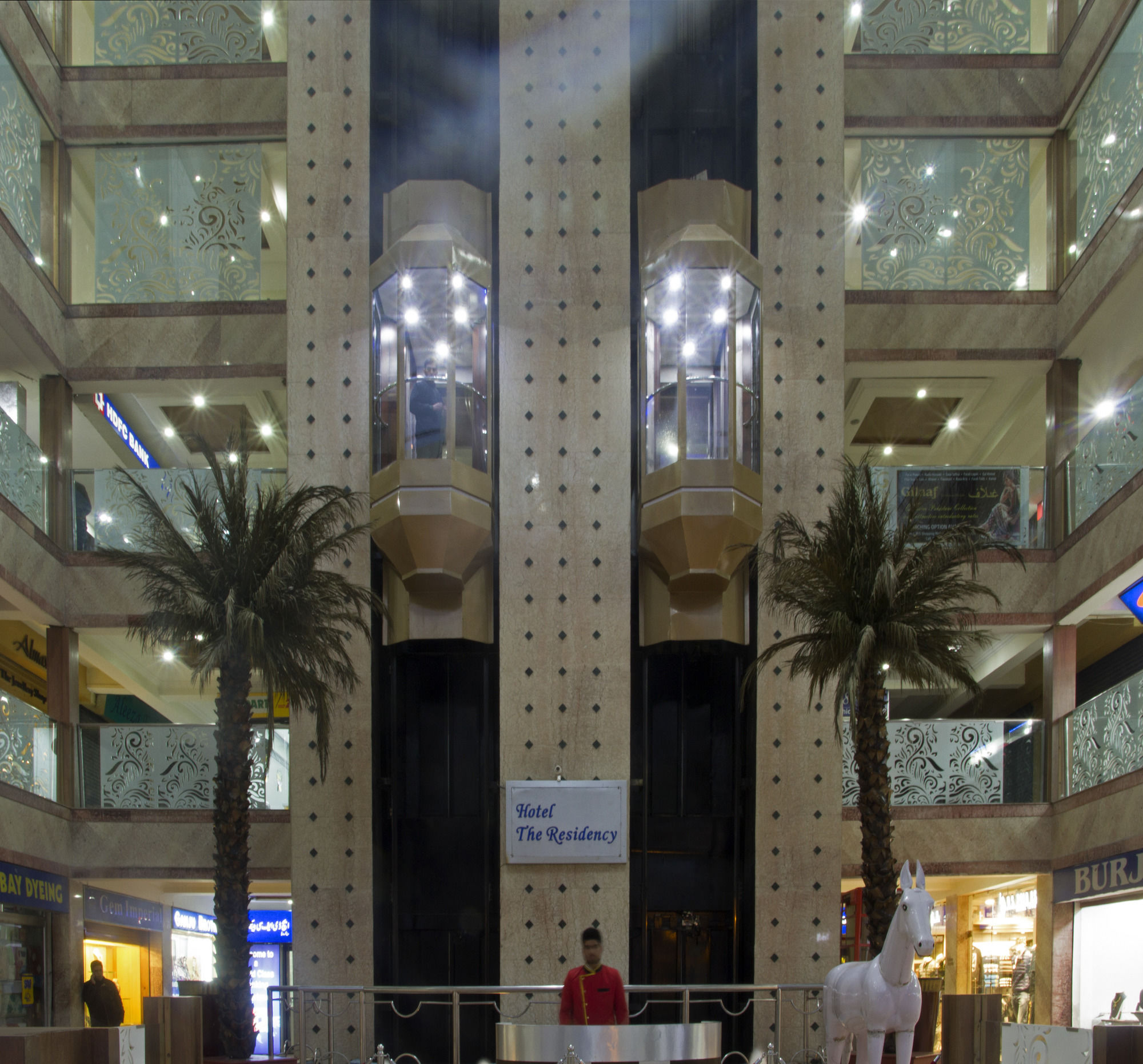 Фото The Residency Hotel