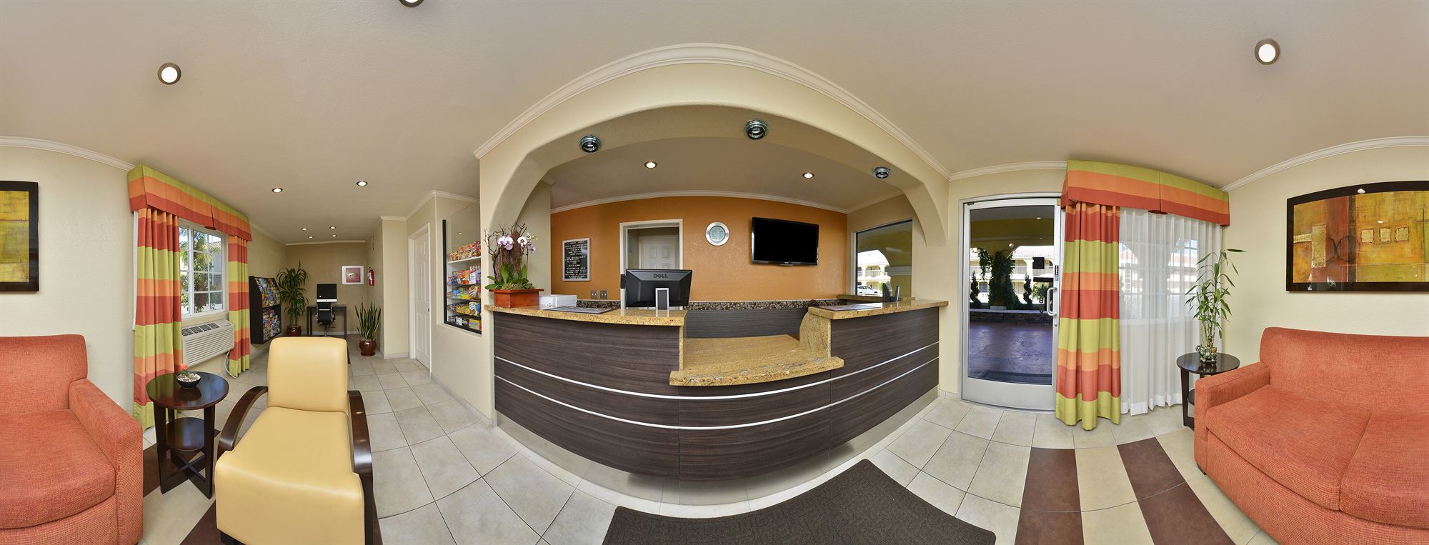 Фото Econo Lodge Inn & Suites El Cajon San Diego East