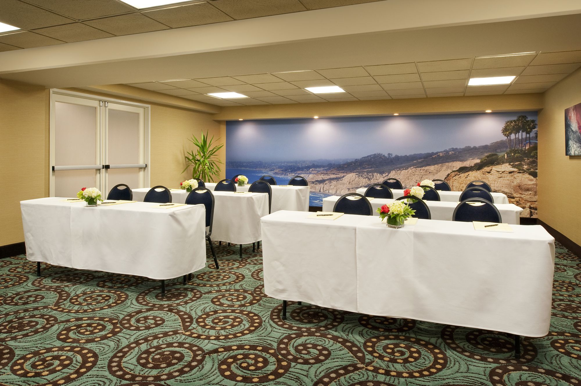 Фото Empress Hotel of La Jolla