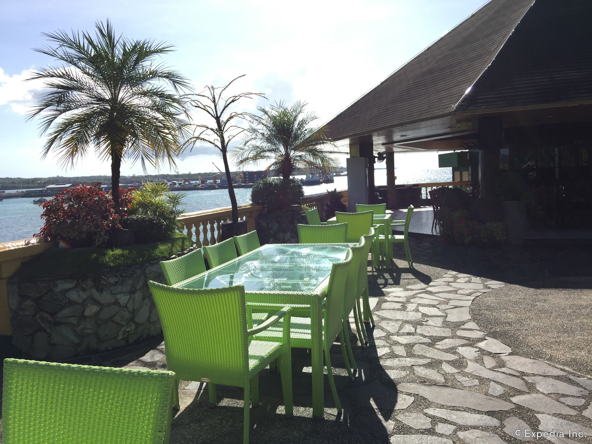 Фото Bohol Tropics Resort