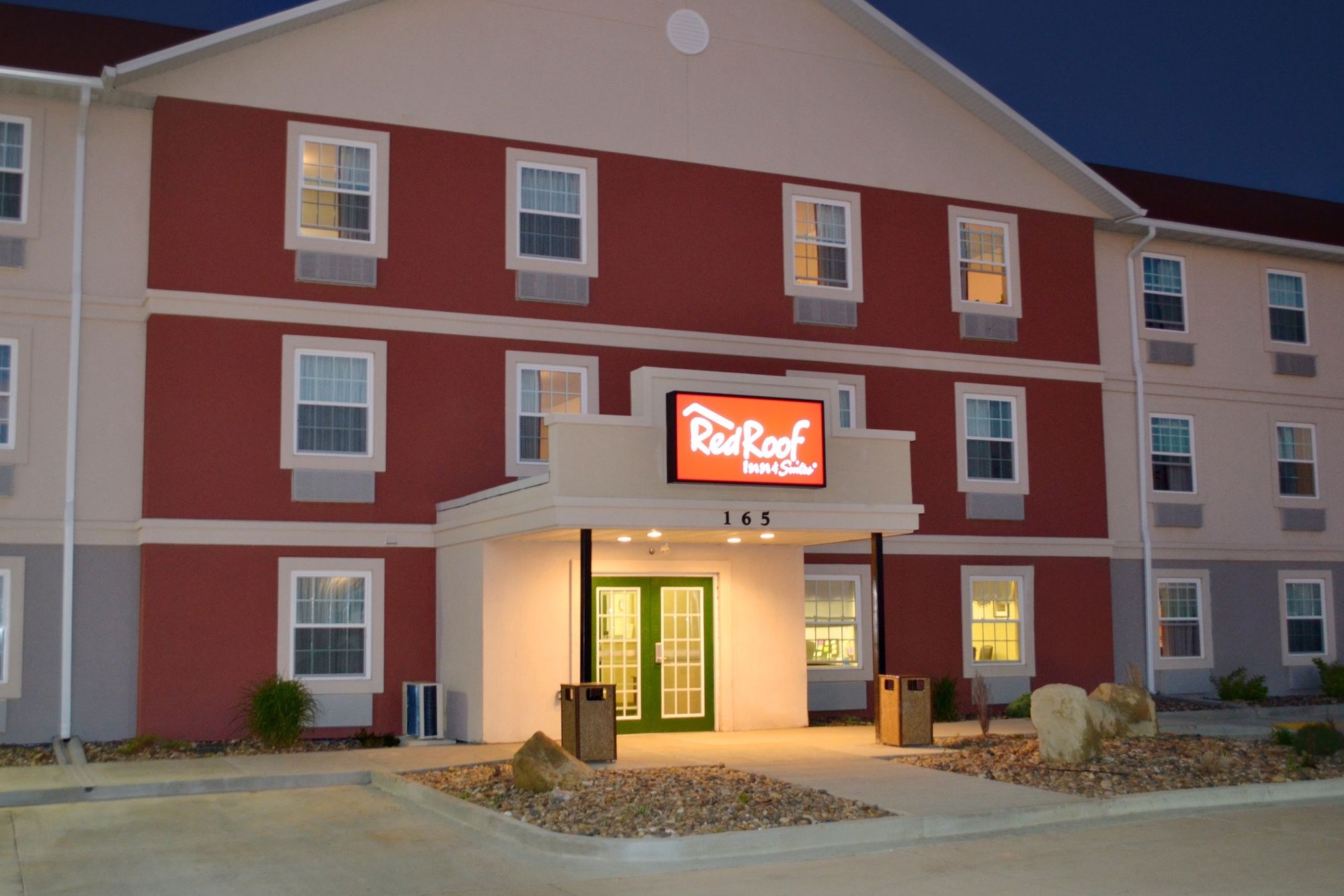 Фото Red Roof Inn & Suites Dickinson