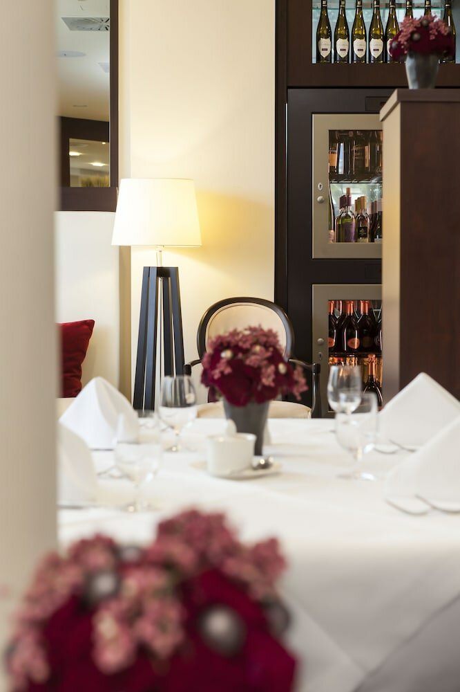 Фото Hotel Vier Jahreszeiten Starnberg