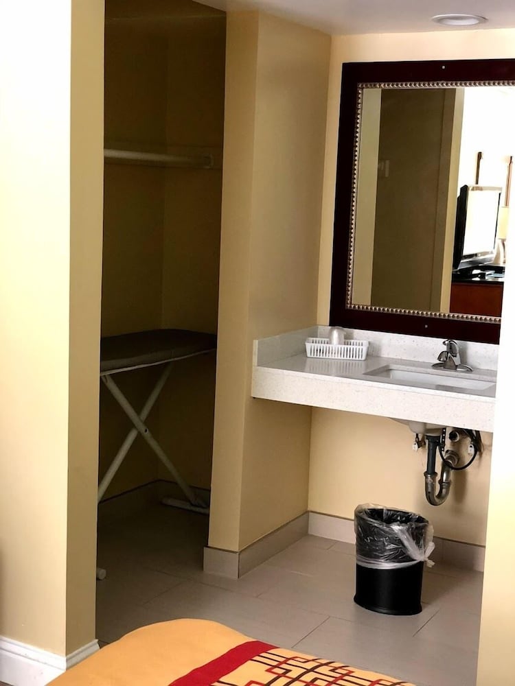 Фото Imperial Inn