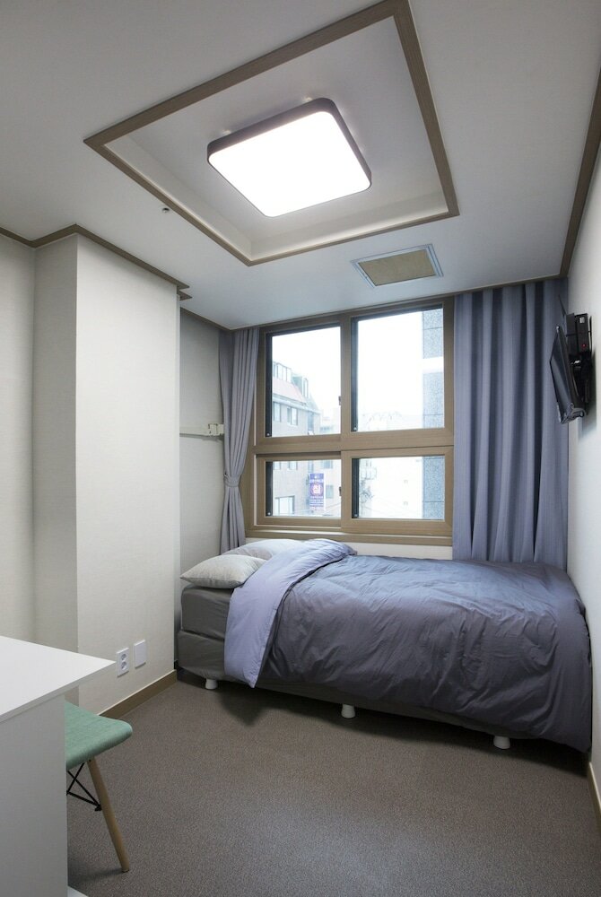 Фото 24guesthouse Sinchon