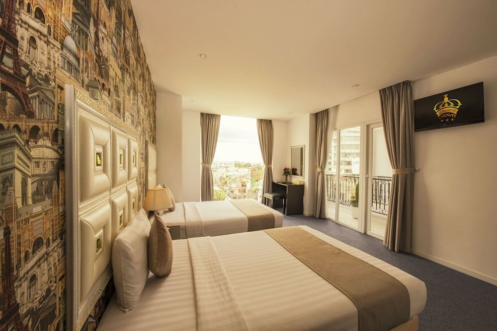 Фото Golden Crown Hotel