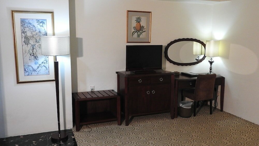 Фото Crown Vista Hotel