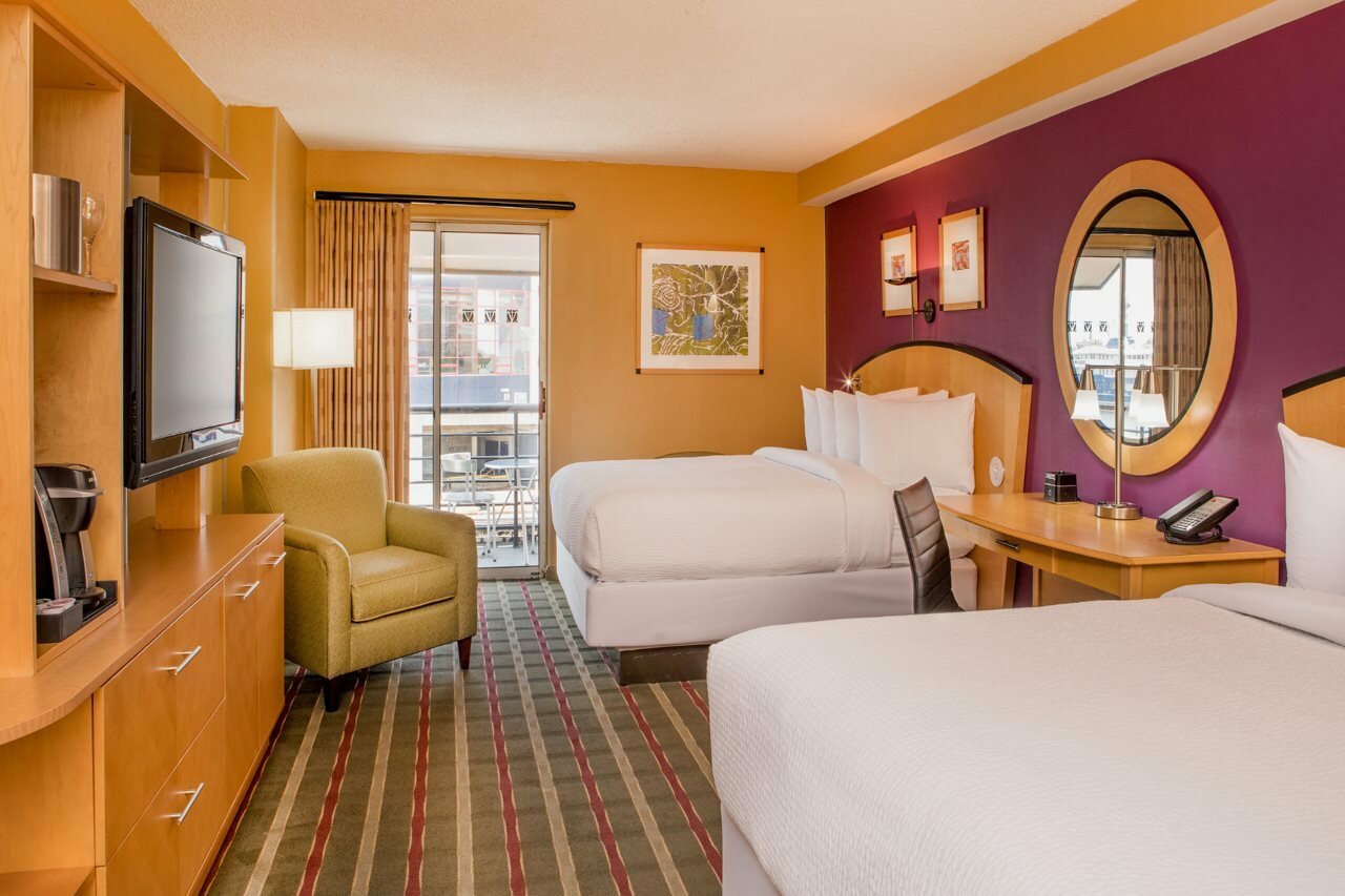 Фото Pier 5 Hotel Baltimore, Curio Collection by Hilton