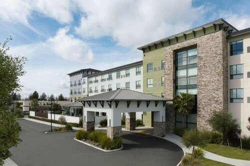 Гостиница Cambria Hotel Sonoma Wine Country в Ронерт Парке