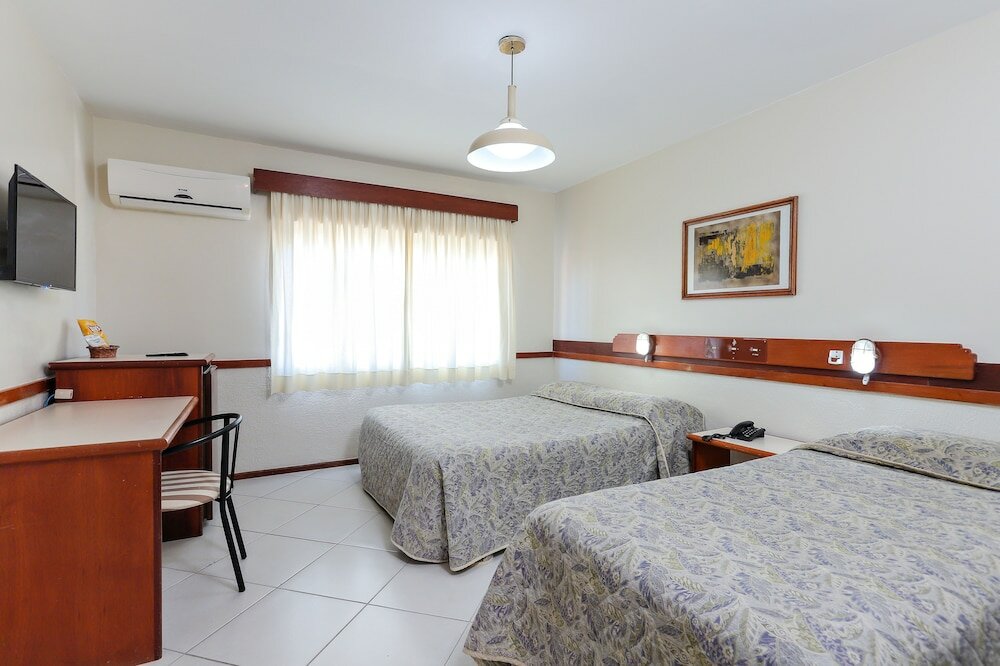 Фото Hotel Suárez Campo Bom