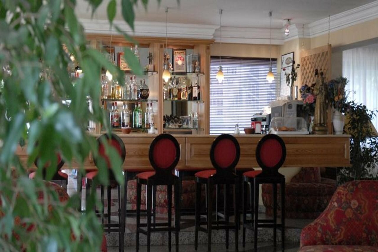 Фото Aurora Garden Hotel