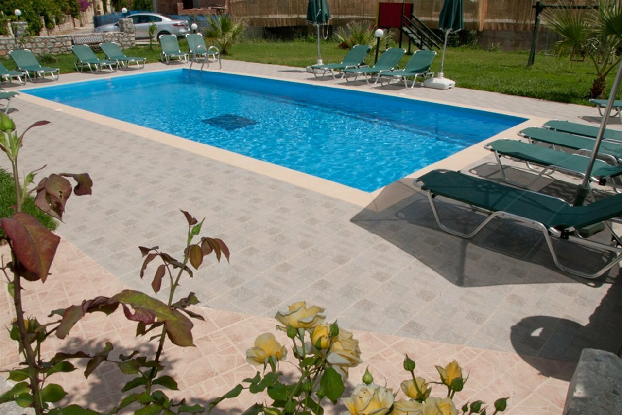 Фото Manolis Apartments