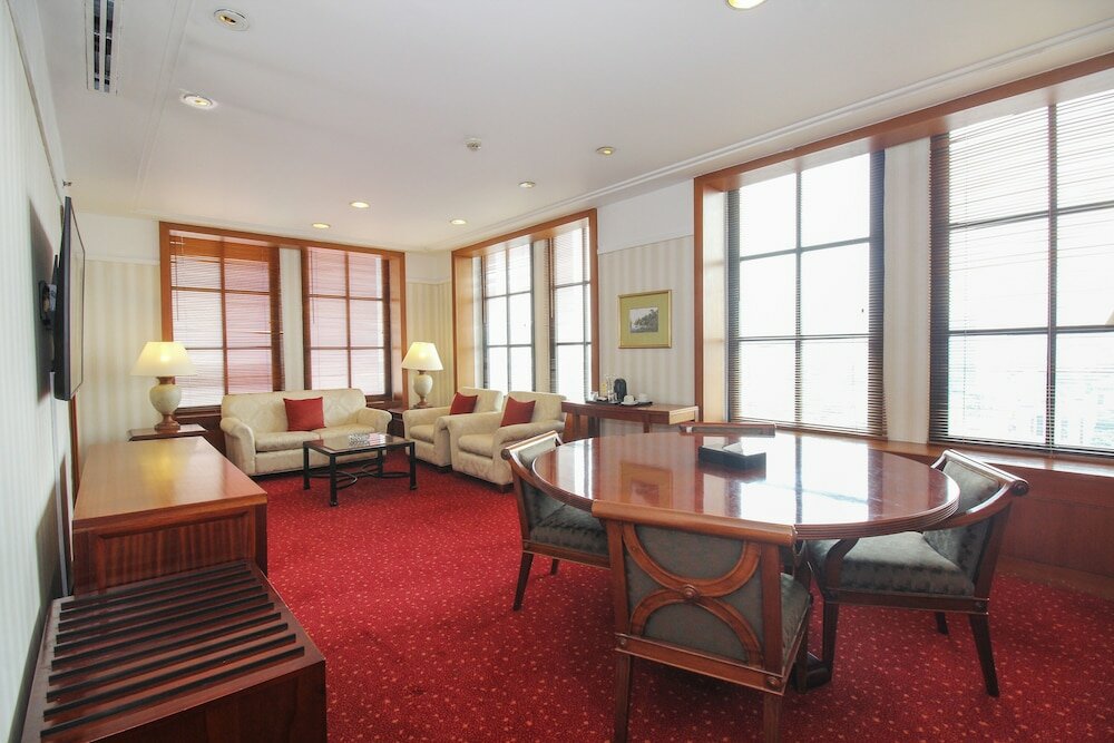 Фото Redtop Hotel & Convention Center