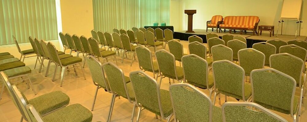 Фото D'Embassy Serviced Residence Suites