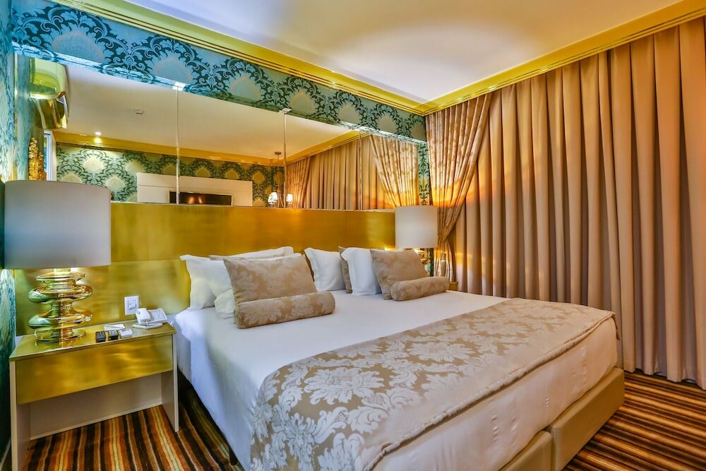 Фото Golden Lis Hotel Boutique