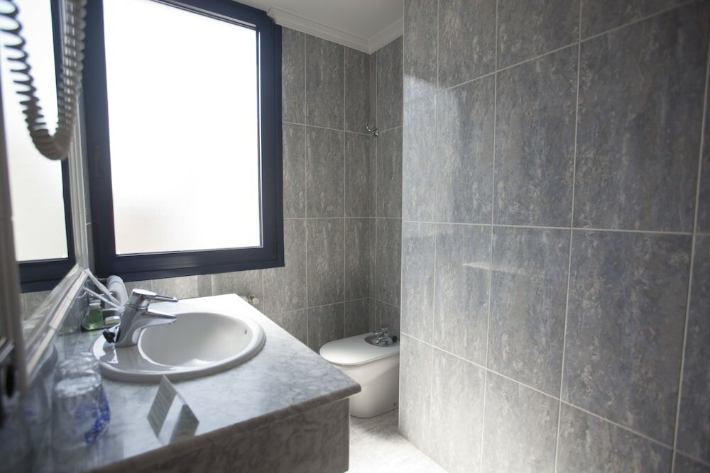 Фото Hotel Almirante