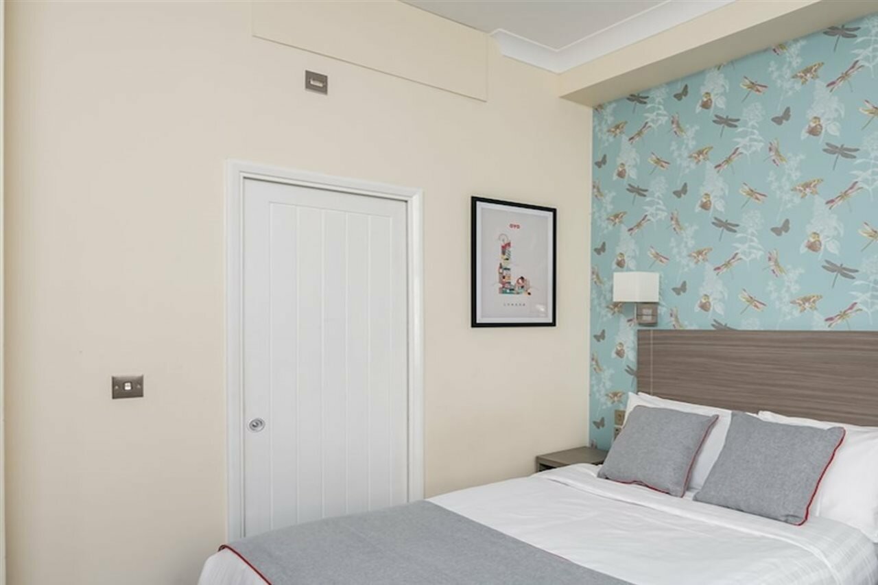 Фото Oyo Bakers Hotel London Victoria