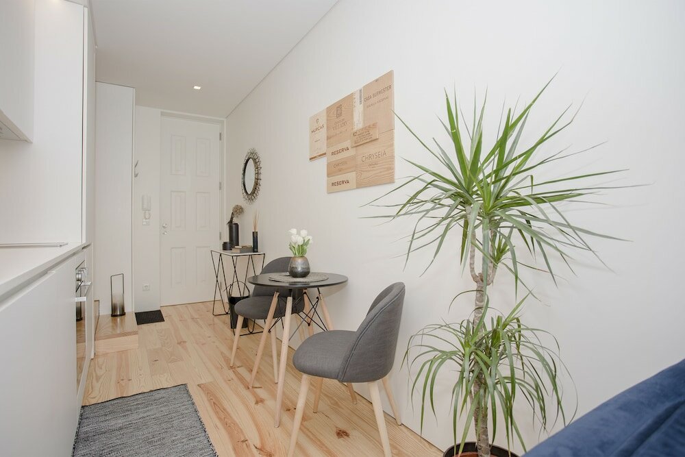 Фото Liiiving in Porto - Cozy & Chic Downtown